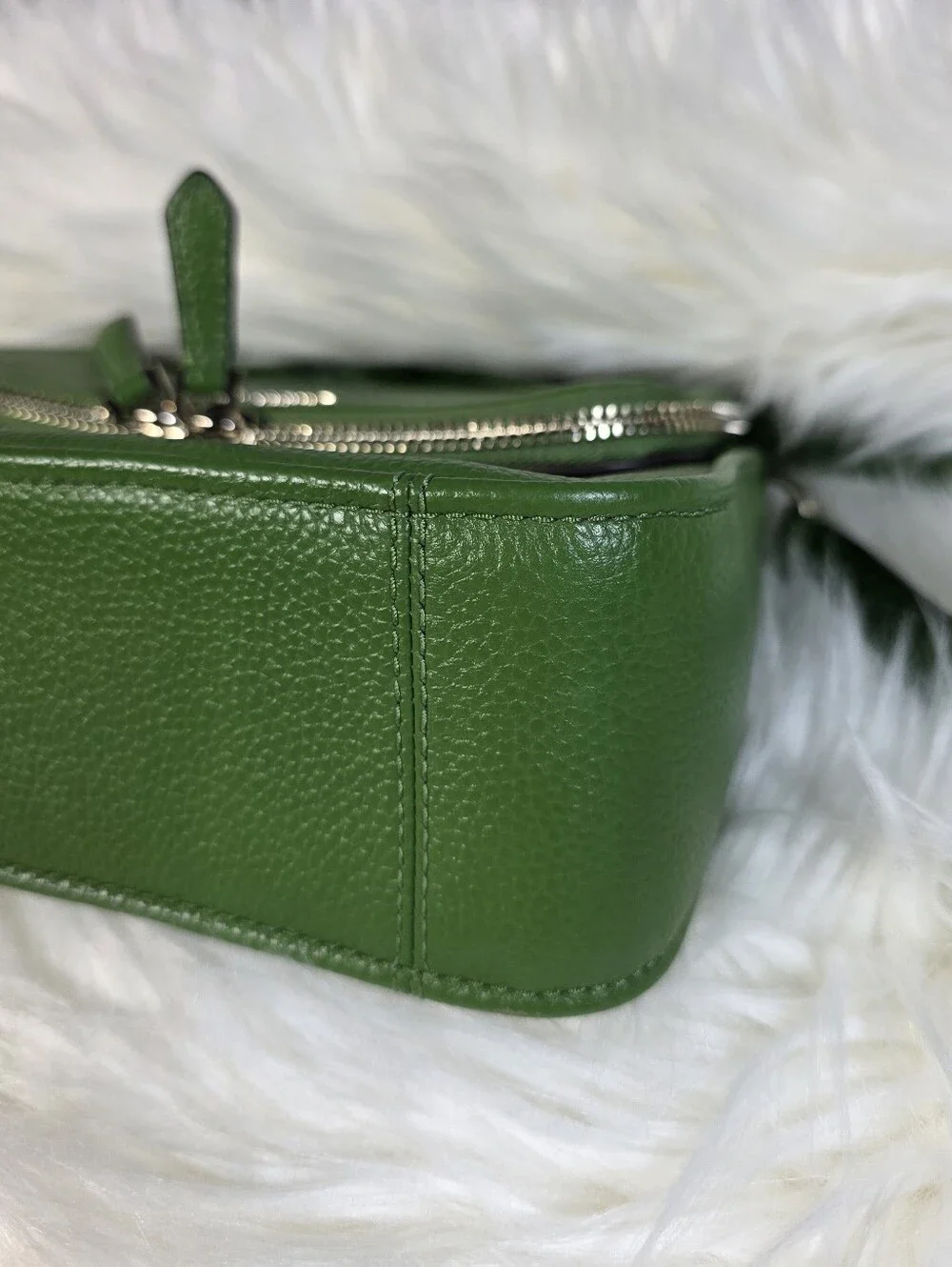 Kate Spade New York Run Around crossbody bag Pebbled Leather Like New